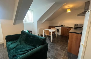 Woodland Terrace, Flat 6, Greenbank, Plymouth - Image 2